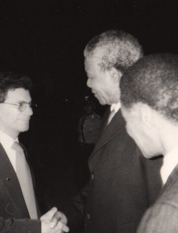 Mandela è libero! Diamo un calcio al razzismo!