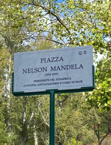 A VILLA ADA UNA PIAZZA PER NELSON MANDELA